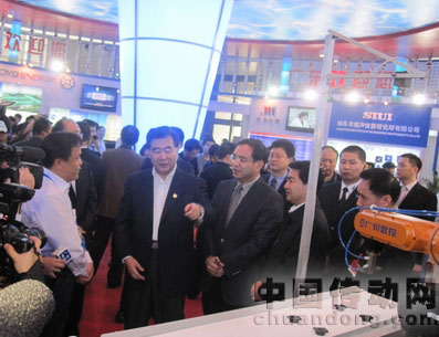 中央政治局委員、廣東省省委書記汪洋視察廣數(shù)展臺