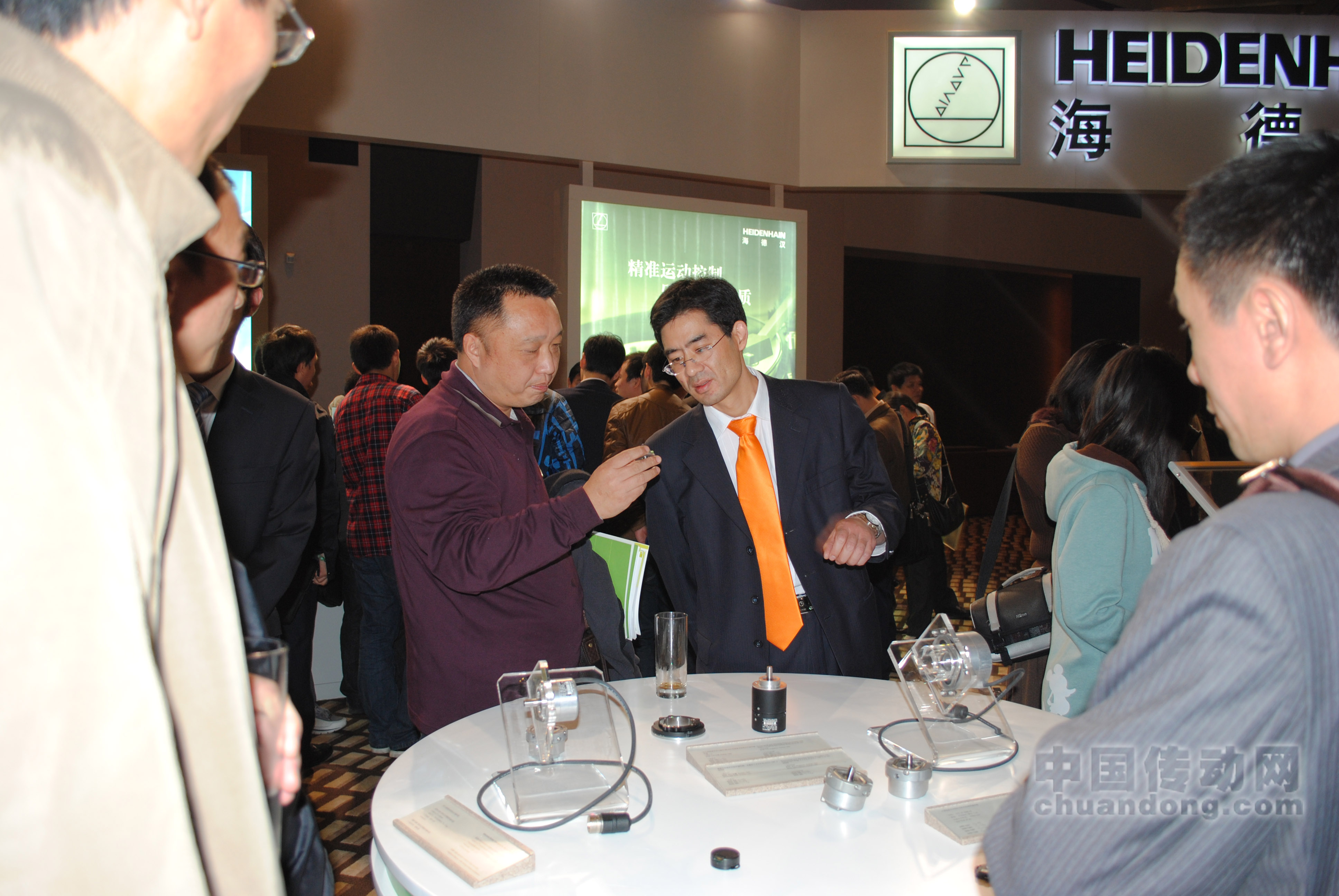 海德漢產(chǎn)品展示 嘉賓積極觀看咨詢