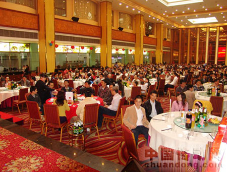 華北工控2010年團年宴現場一片歡樂祥和