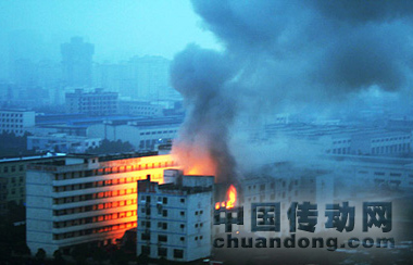 株洲長江新能源科技公司突發(fā)大火 爆炸聲不斷