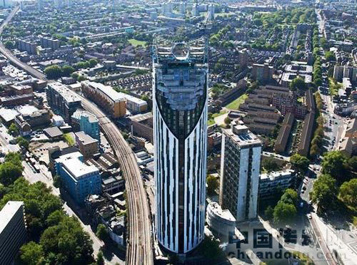 這幢建筑名為Strata，由于其外形酷似剃須刀，所以當(dāng)?shù)厝藨蚍Q為“電須刀”