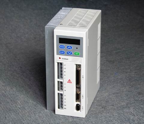 伺服驅(qū)動(dòng)器