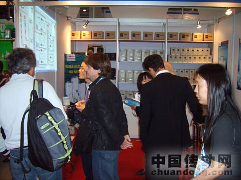 客人太多，負(fù)責(zé)海外市場(chǎng)的同事都忙不過(guò)來(lái)了