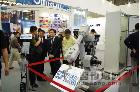 SOFTLINK機器人大“畫”變形金剛，歐辰提供高效焊接機器人控制系統(tǒng)