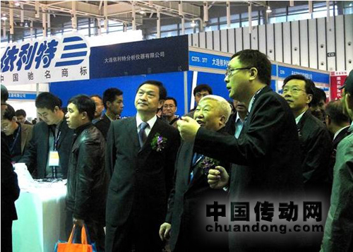 南京市政府領(lǐng)導(dǎo)、南京市教育局領(lǐng)導(dǎo)參觀臺達(dá)工業(yè)自動化展示車