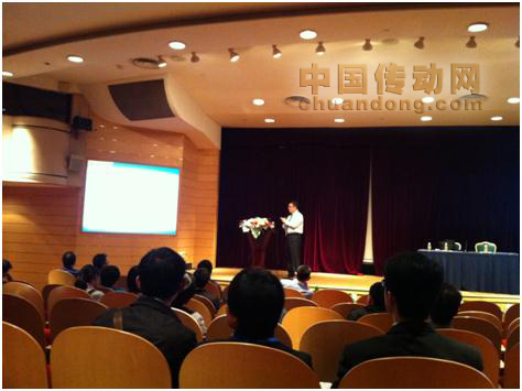 泛華總經理高向東先生正在做題為《軍用測試系統(tǒng)的挑戰(zhàn)與應對之道》的演講