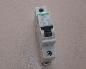 施耐德4A 1P C 斷路器 （科達電器代理）