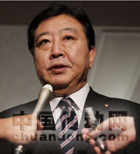 野田佳彥在29日舉行的民主黨代表(黨首)選舉第二輪投票中反超經(jīng)濟(jì)產(chǎn)業(yè)大臣海江田萬里當(dāng)選新黨首