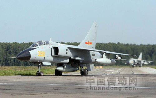 中國空軍“飛豹”戰(zhàn)機。