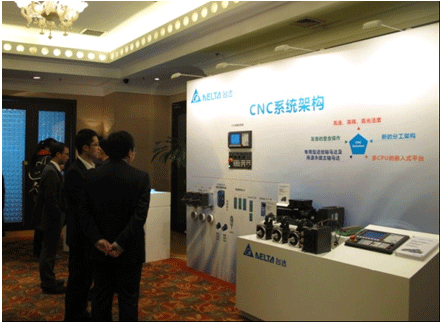 現(xiàn)場(chǎng)的動(dòng)態(tài)展示臺(tái)，讓媒體對(duì)CNC數(shù)控系統(tǒng)有更直觀的體驗(yàn)