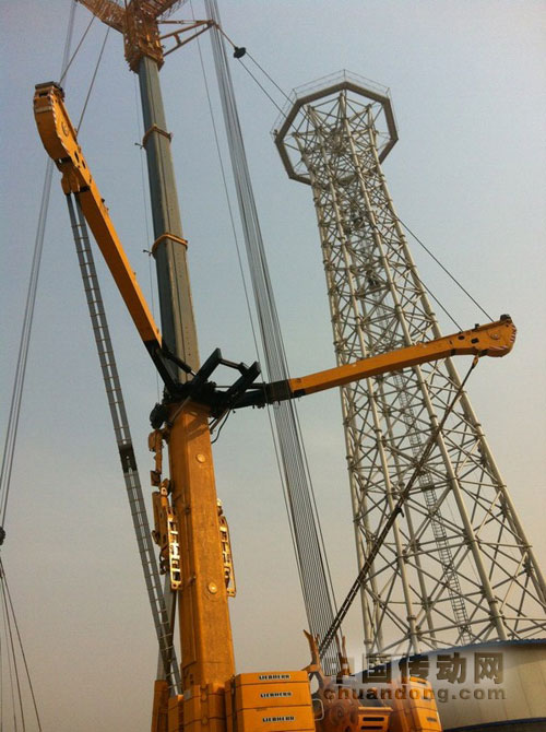 圖：總裝基地的設(shè)備