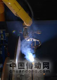 上圖為:FANUC Robotics ARC Mate 120iC機(jī)器人