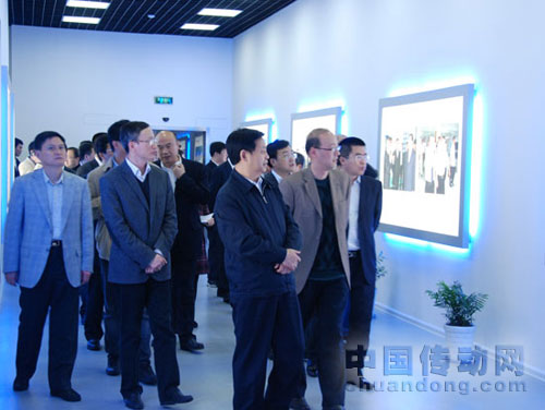 王憲魁省長率黑龍江省政府考察團(tuán)蒞臨中控參觀、考察