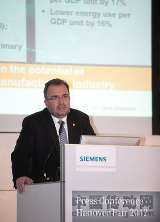 魯思沃博士在西門子工業(yè)新聞發(fā)布會上