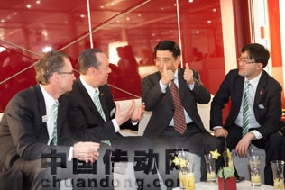 苗圩重點關注電動汽車技術(shù)，并對菲尼克斯電氣表示肯定