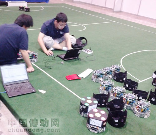 國自機器人公司帶隊參加RoboCup大賽獲小型組亞軍